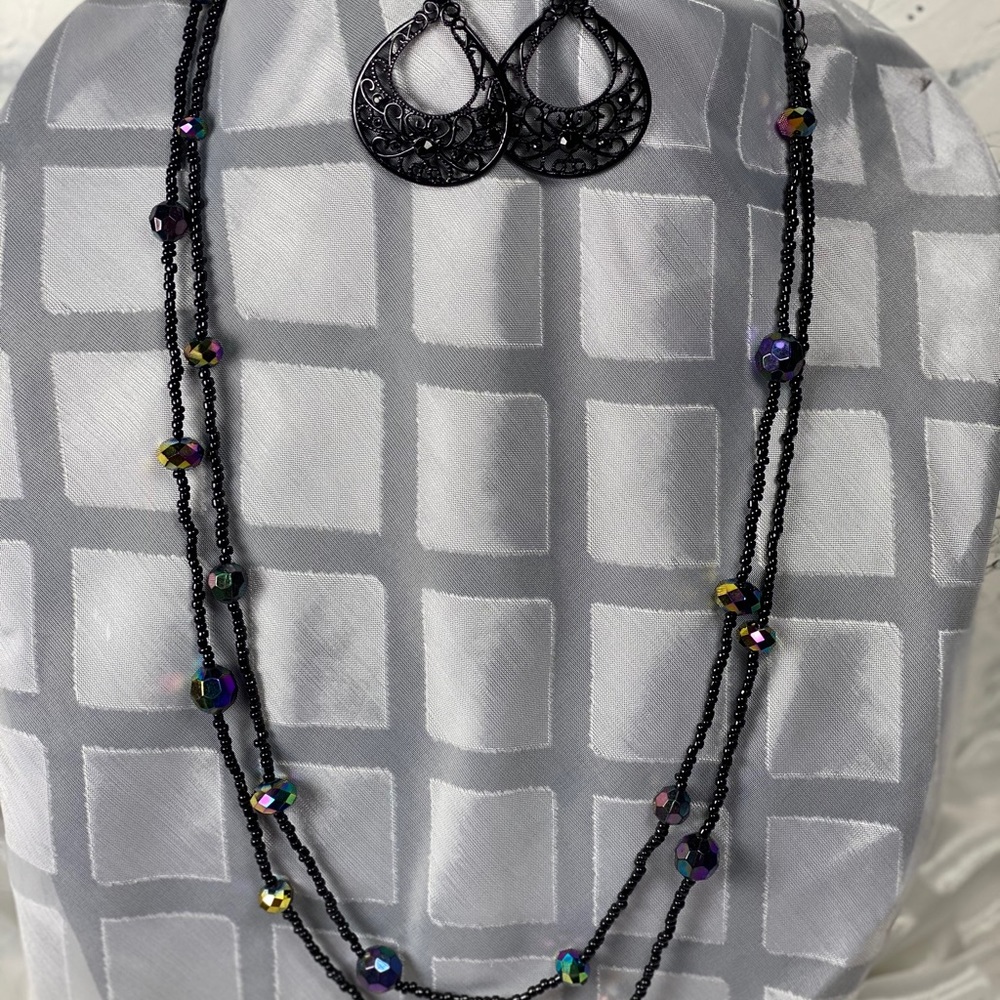 Black NECKLACE & EARRINGS